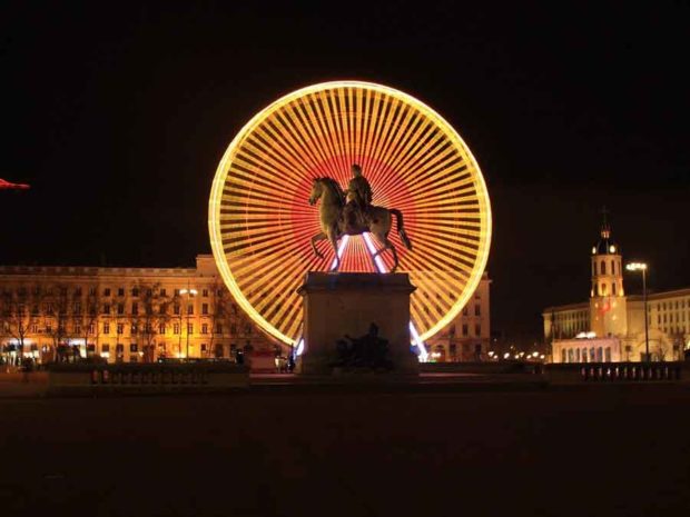 destination séminaire team building à lyon place bellecour
